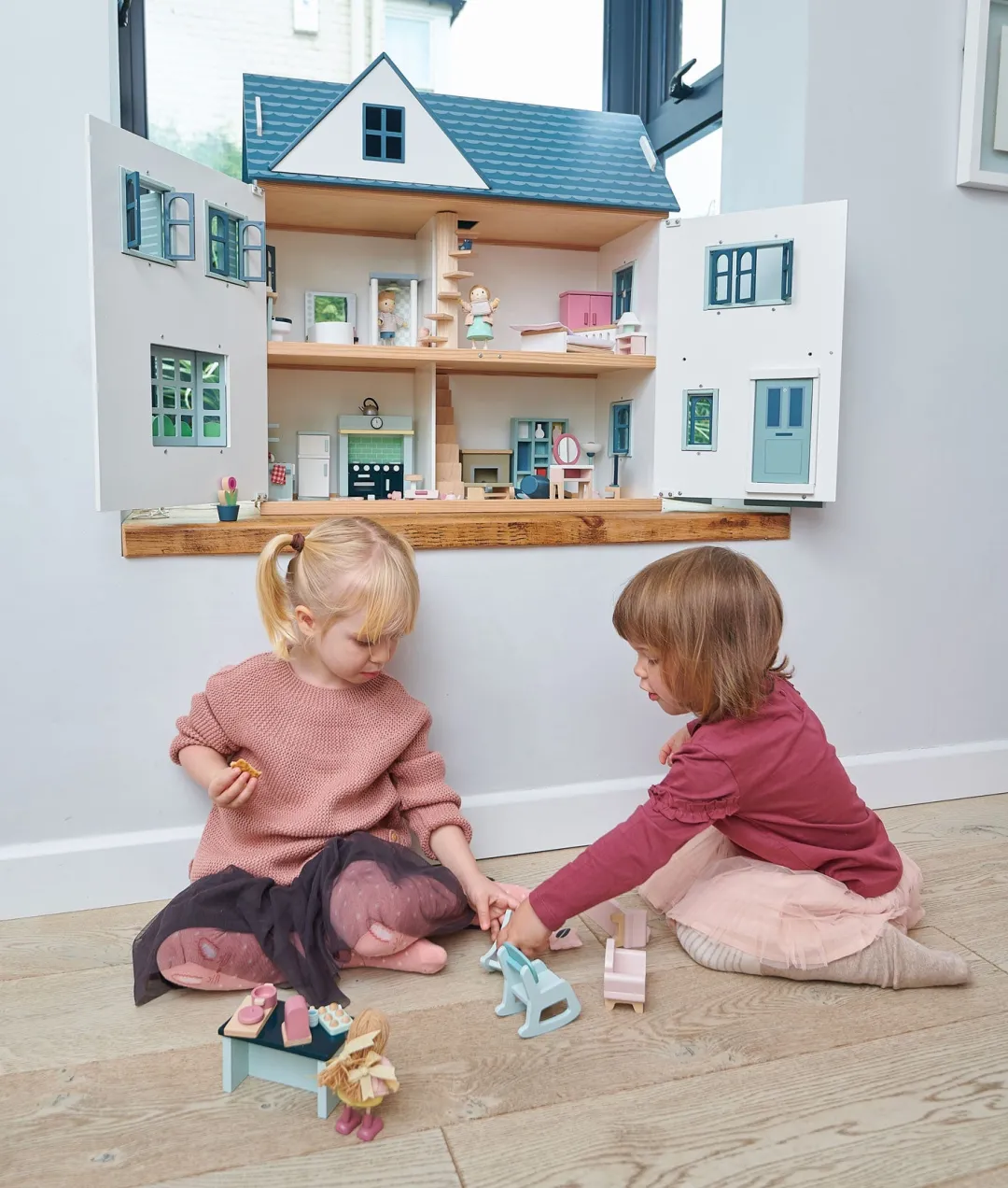 Tender Leaf Dollhouses|Wooden Toys < Dovetail House Wooden Dollhouse