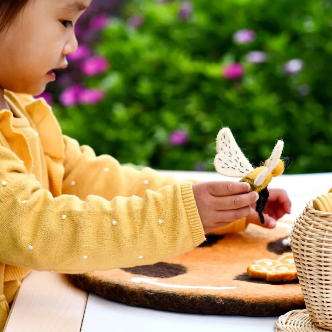 Tara Treasures Early Learning|4 Years < Felted Honey Bee Life Stages Set with Playmat