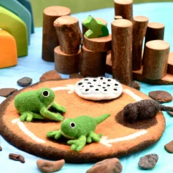 Tara Treasures 4 Years|3 Years < Felt Lifecycle of a Frog Set