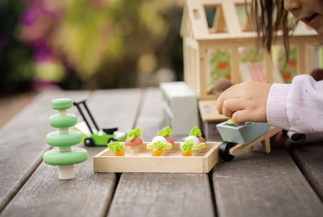 Tender Leaf Dollhouses|Wooden Toys < Greenhouse and Garden Set