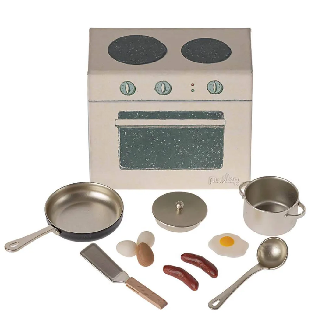 Maileg Maileg Collection|4 Years < Miniature Dollhouse Stove and Cooking Set - 2024 Edition