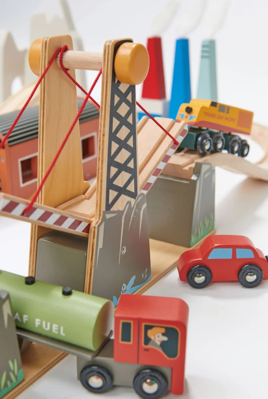 Tender Leaf 4 Years|3 Years < Mountain View Wooden Train Set