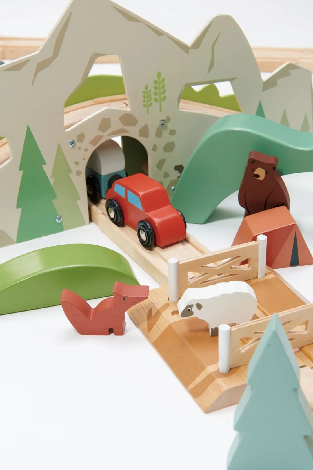 Tender Leaf 4 Years|3 Years < Mountain View Wooden Train Set