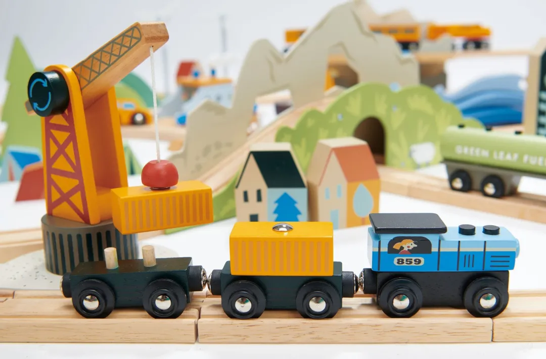 Tender Leaf 4 Years|3 Years < Mountain View Wooden Train Set