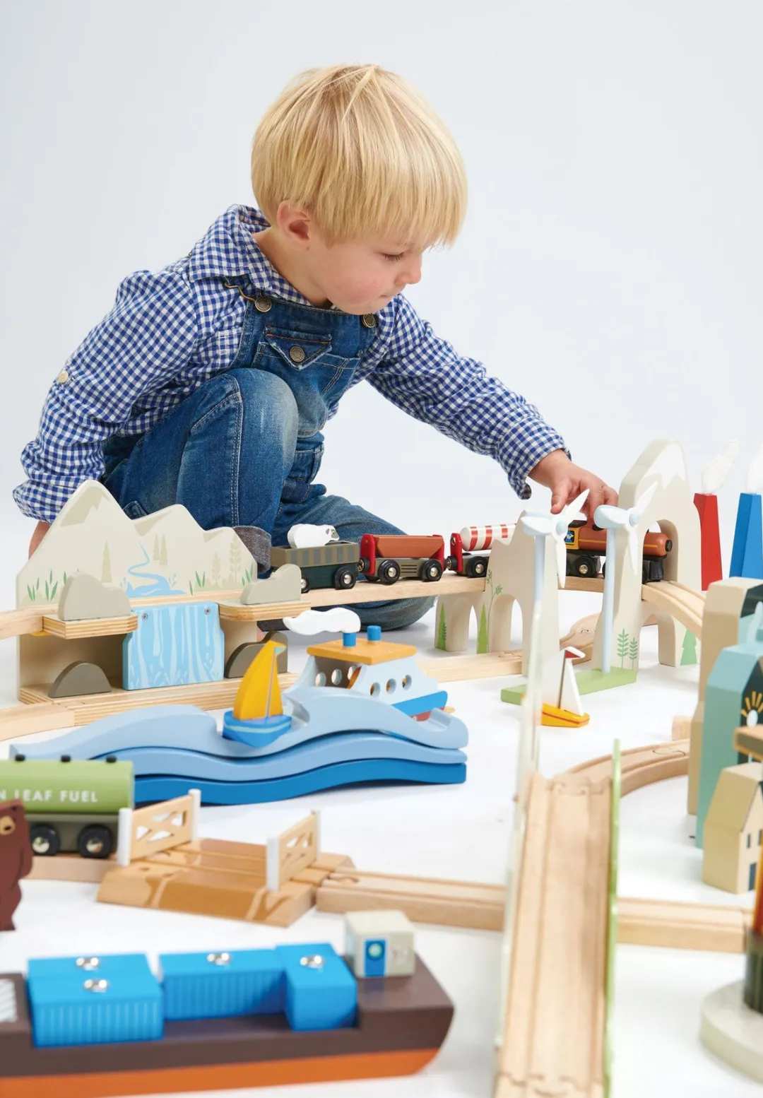 Tender Leaf 4 Years|3 Years < Mountain View Wooden Train Set