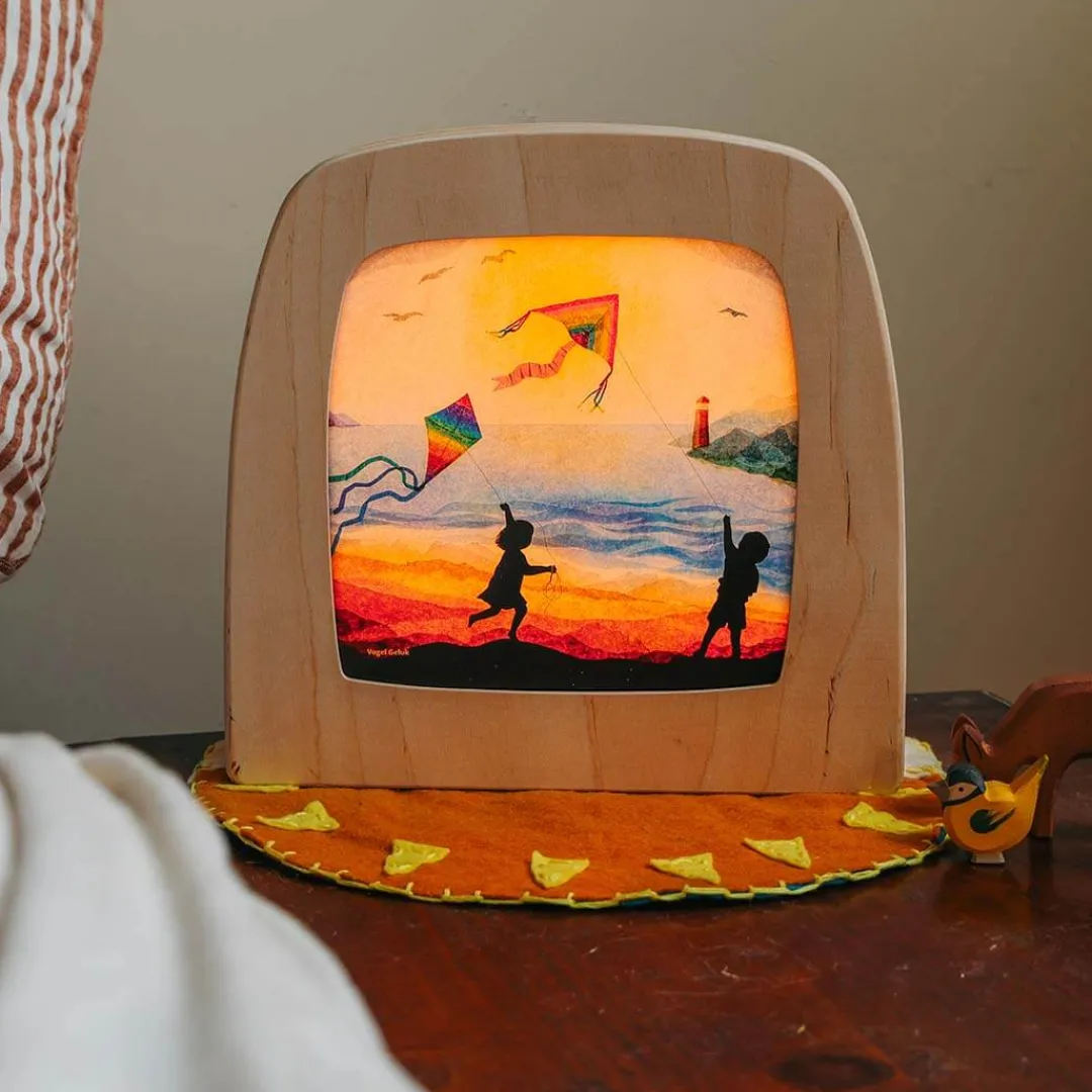 Toverlux Fairies & Gnomes|Summer Nature Table < Night Light Transparency - Vogel Geluk Collection