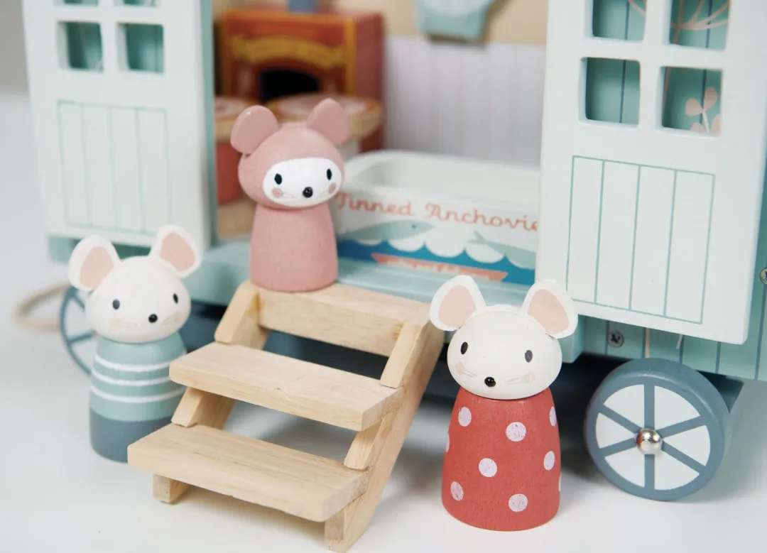 Tender Leaf Dollhouses|Wooden Toys < Secret Meadow Shepherd’s Hut