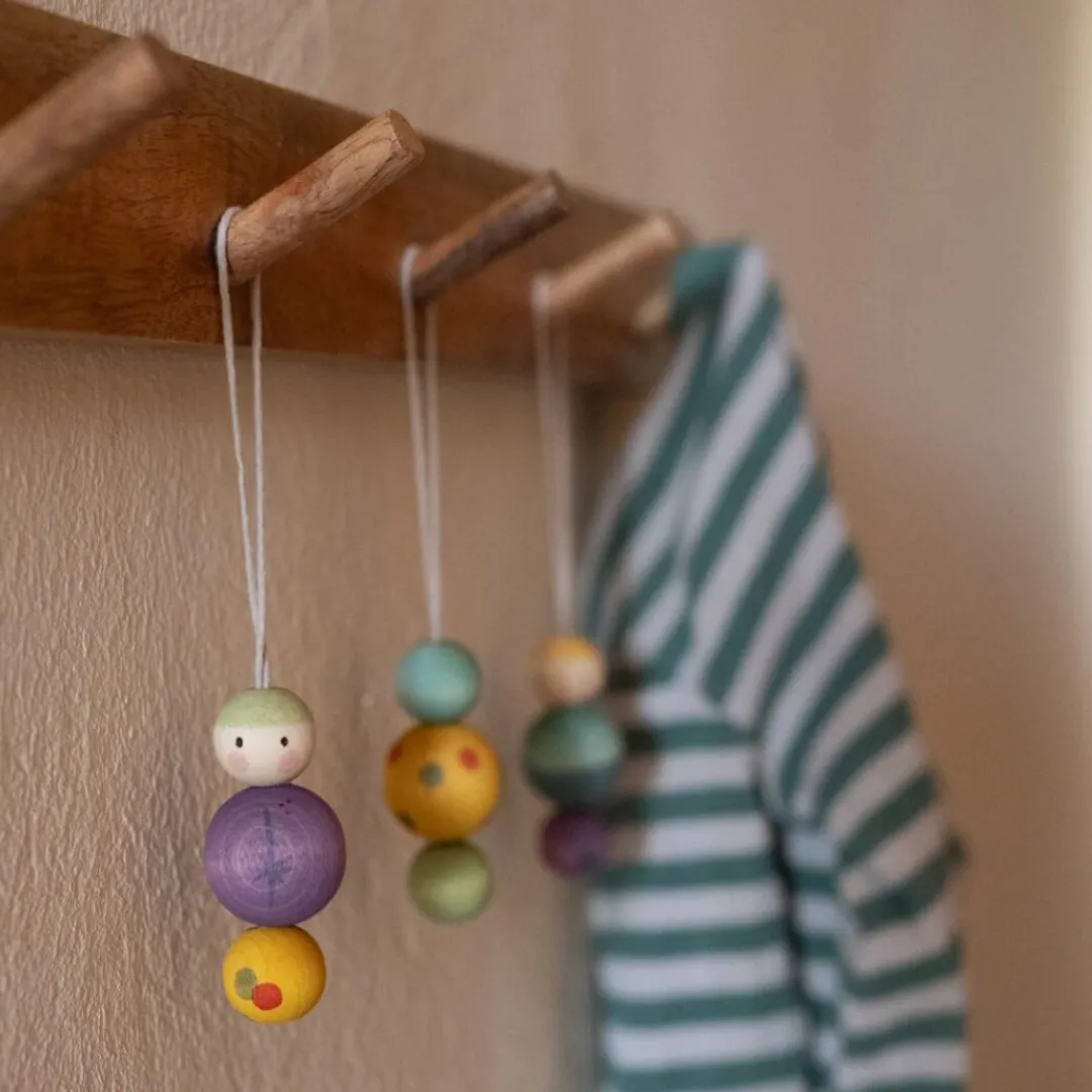 Grapat 4 Years|3 Years < Snow Buddy Wooden Ornament Set